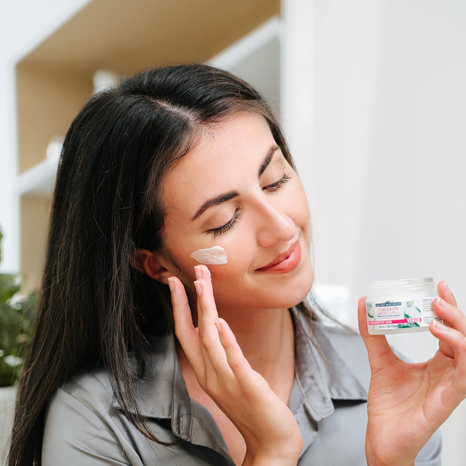 VICTORIA BEAUTY - Hydra Shot 50 ml Face Cream with Hyaluronic Acid, Aloe Vera & Niacinamide